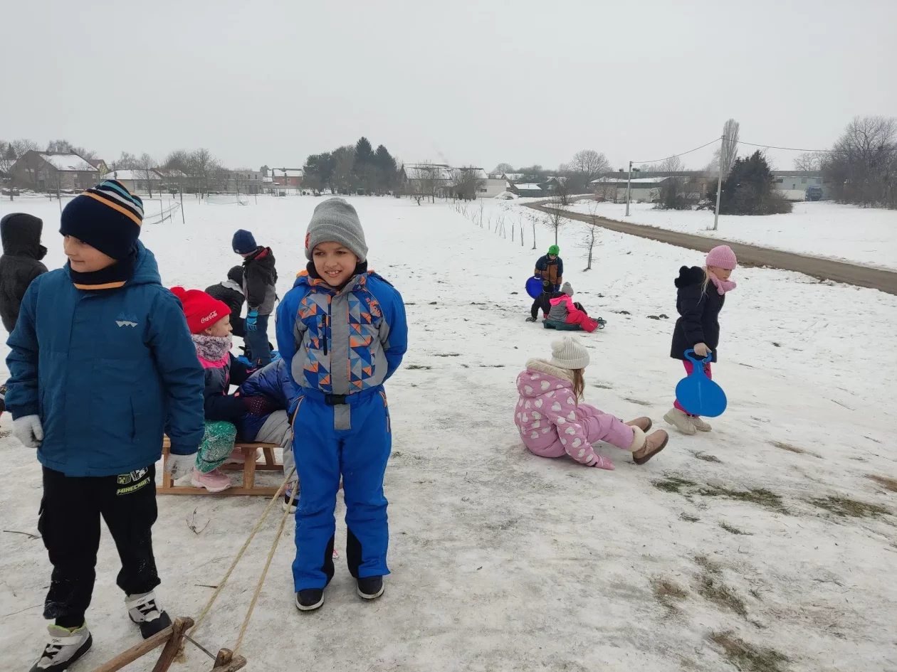 OŠ Ivanovec sanjkanje (12)