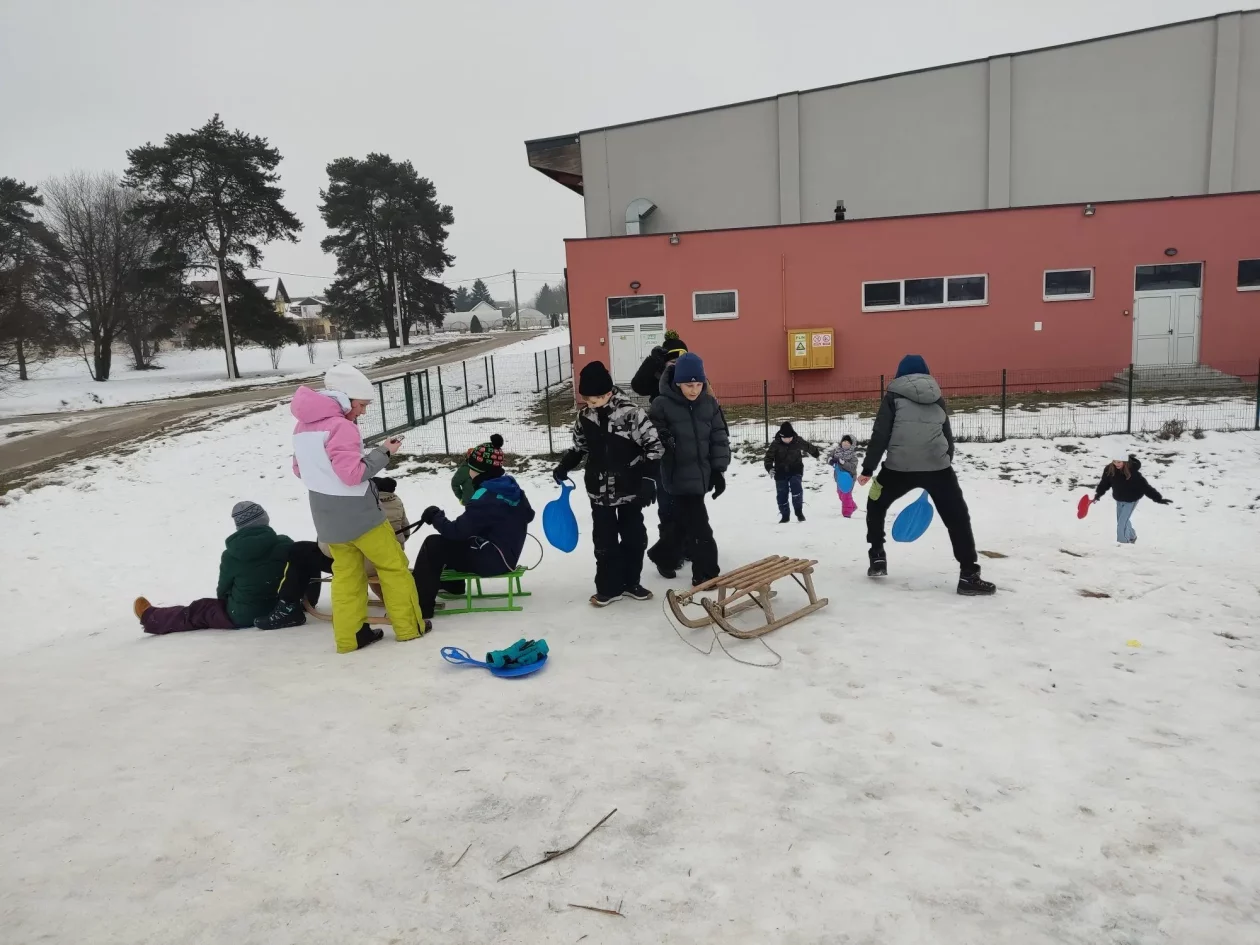 OŠ Ivanovec sanjkanje (15)