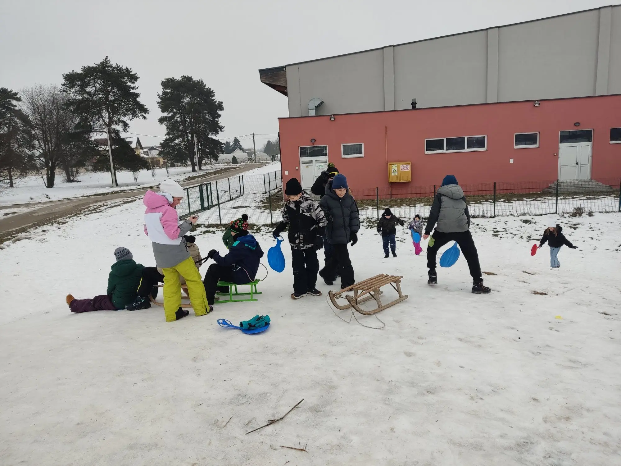 OŠ Ivanovec sanjkanje (15)