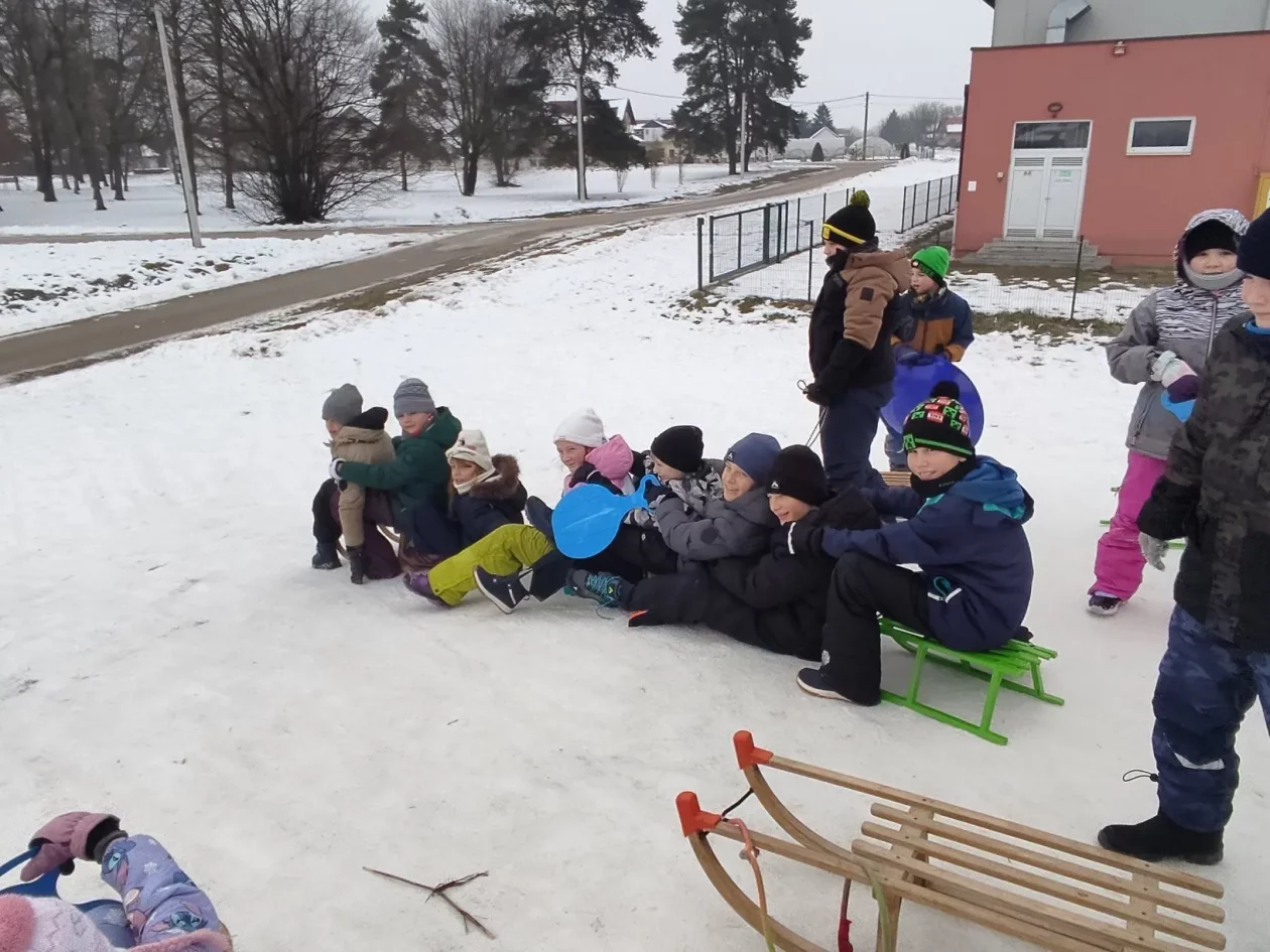 OŠ Ivanovec sanjkanje (4)