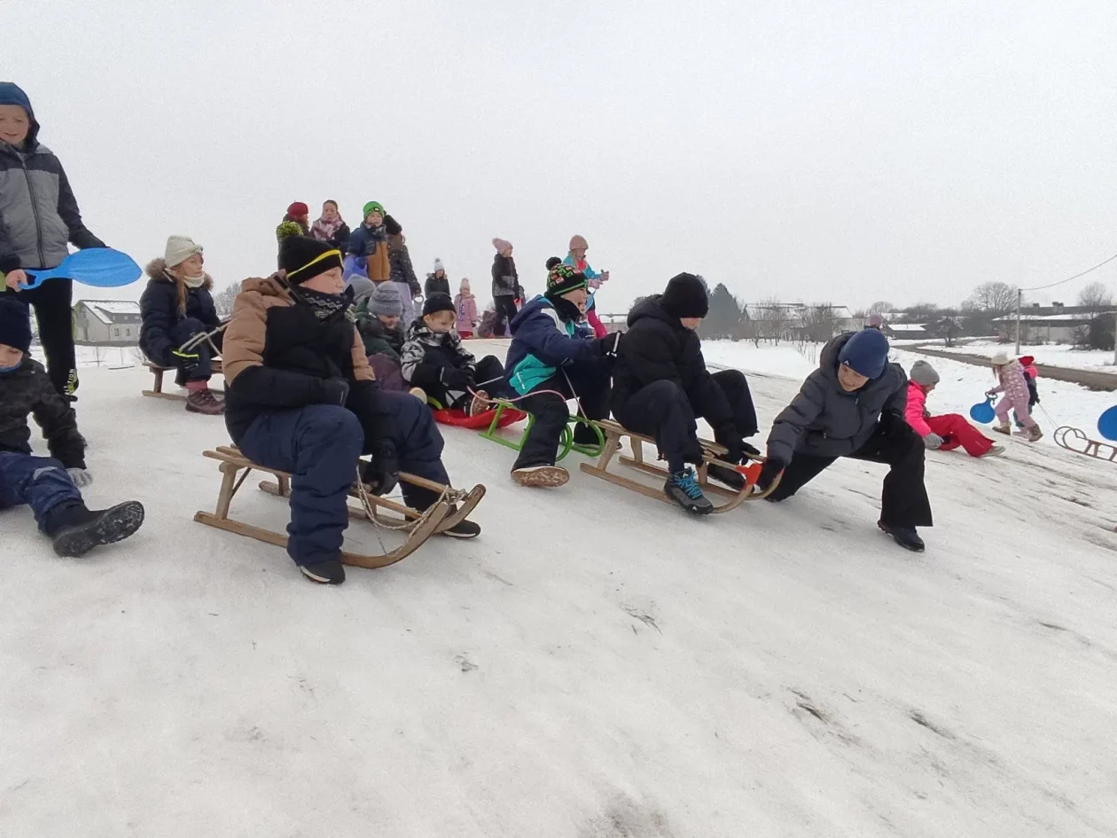 OŠ Ivanovec sanjkanje (8)