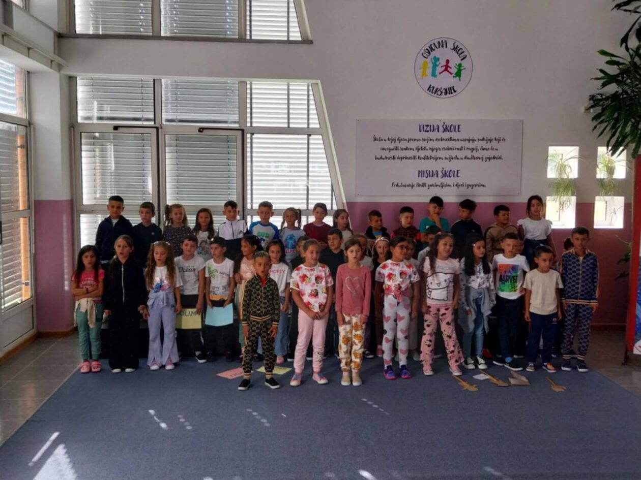 OŠ KURŠANEC Mali školarci hrabro zakoračili u prve razrede uz podršku starijih kolega (5) OŠ KURŠANEC Mali školarci hrabro zakoračili u prve razrede uz podršku starijih kolega (5)