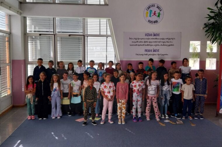 OŠ KURŠANEC Mali školarci hrabro zakoračili u prve razrede uz podršku starijih kolega (5)