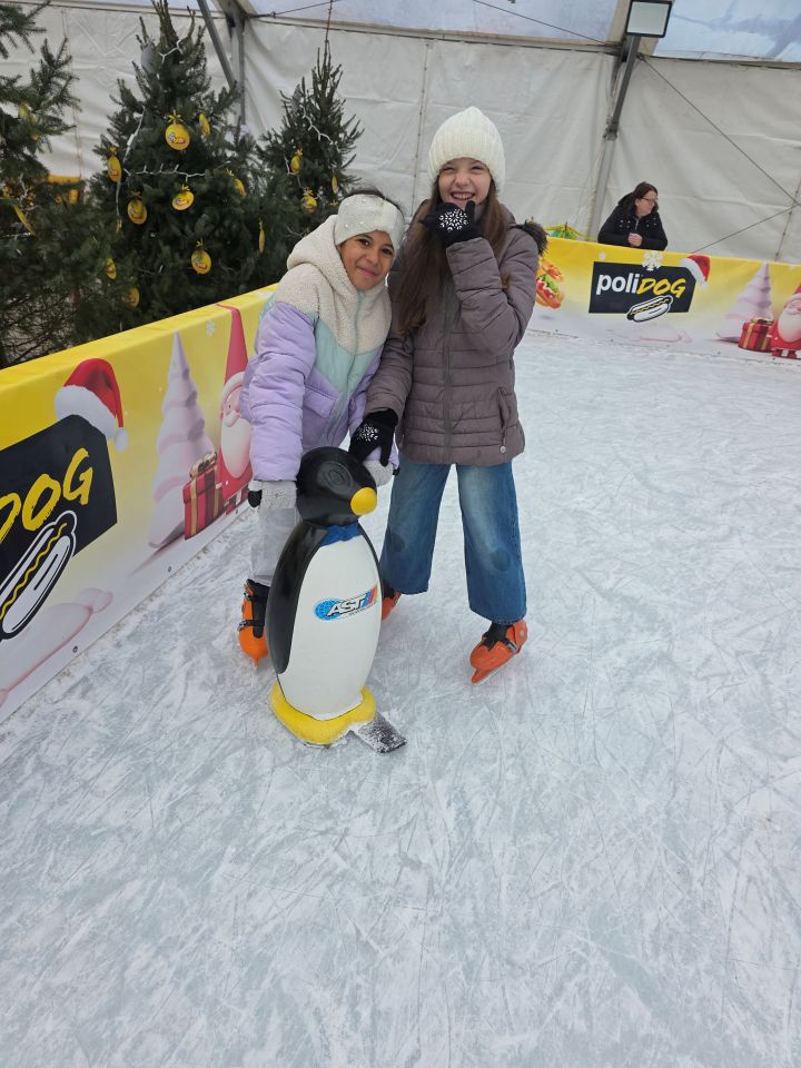 OŠ KURŠANEC Učenice uživale u nezaboravnom jutru na klizalištu u Čakovcu (6) OŠ KURŠANEC Učenice uživale u nezaboravnom jutru na klizalištu u Čakovcu (6)