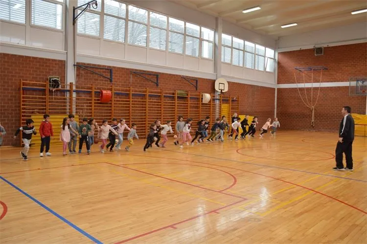 OŠ Orehovica – posjet policiji (3)