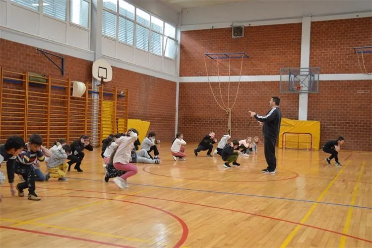 OŠ Orehovica – posjet policiji (4)