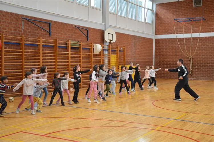 OŠ Orehovica – posjet policiji (5)