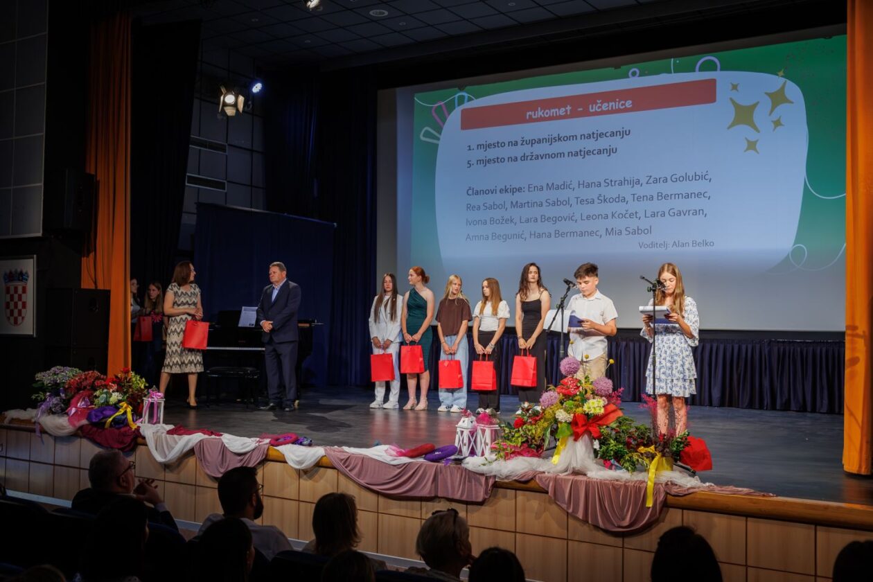 OŠ PRELOG Svečano obilježen Dan škole (16)