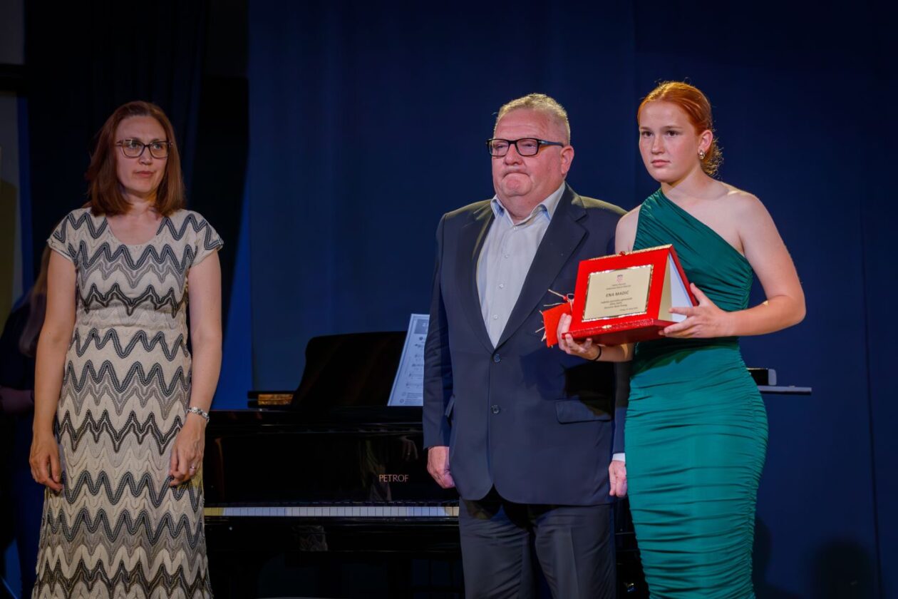 OŠ PRELOG Svečano obilježen Dan škole (2)