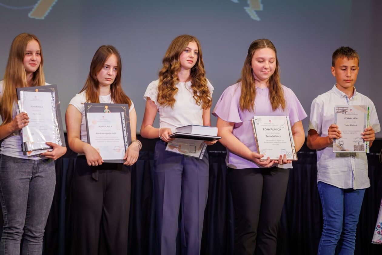 OŠ PRELOG Svečano obilježen Dan škole (21)