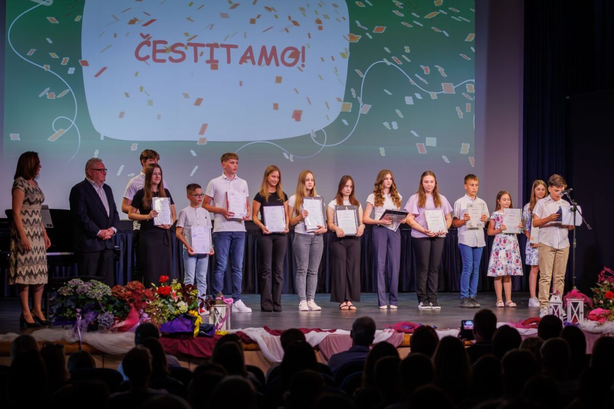 OŠ PRELOG Svečano obilježen Dan škole (23)