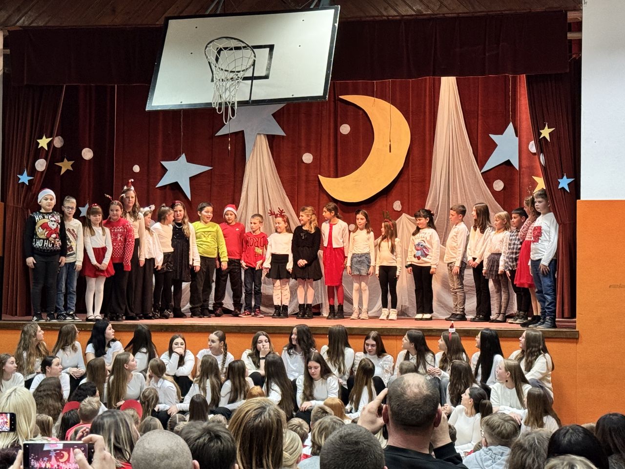 OŠ Petar Zrinski Šenkovec božićna priredba 2025 (14) OŠ Petar Zrinski Šenkovec božićna priredba 2025 (14)