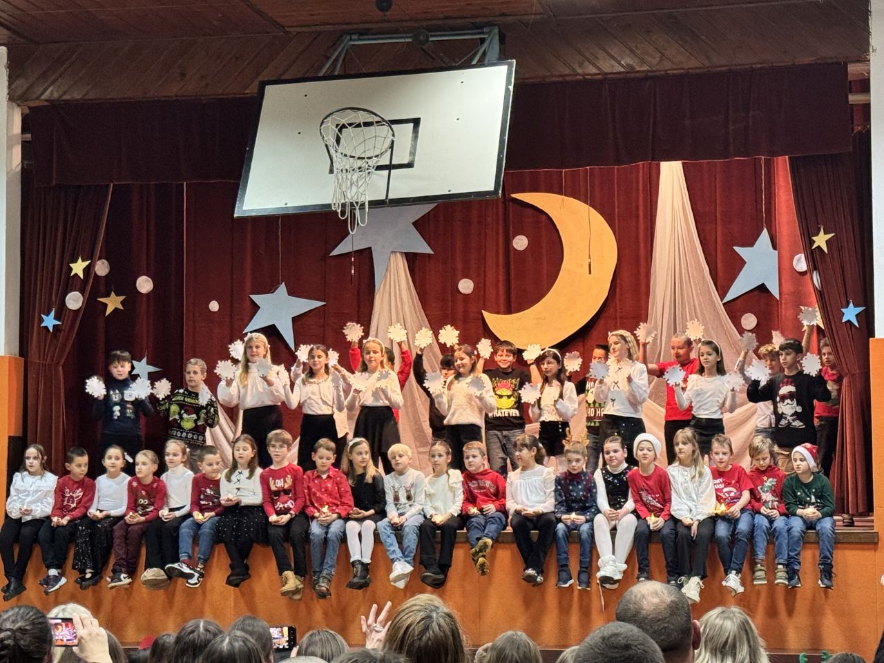 OŠ Petar Zrinski Šenkovec božićna priredba 2025 (9) OŠ Petar Zrinski Šenkovec božićna priredba 2025 (9)