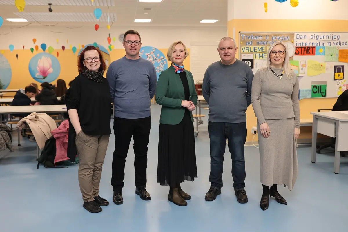 OŠ VLADIMIRA NAZORA matematika (82)