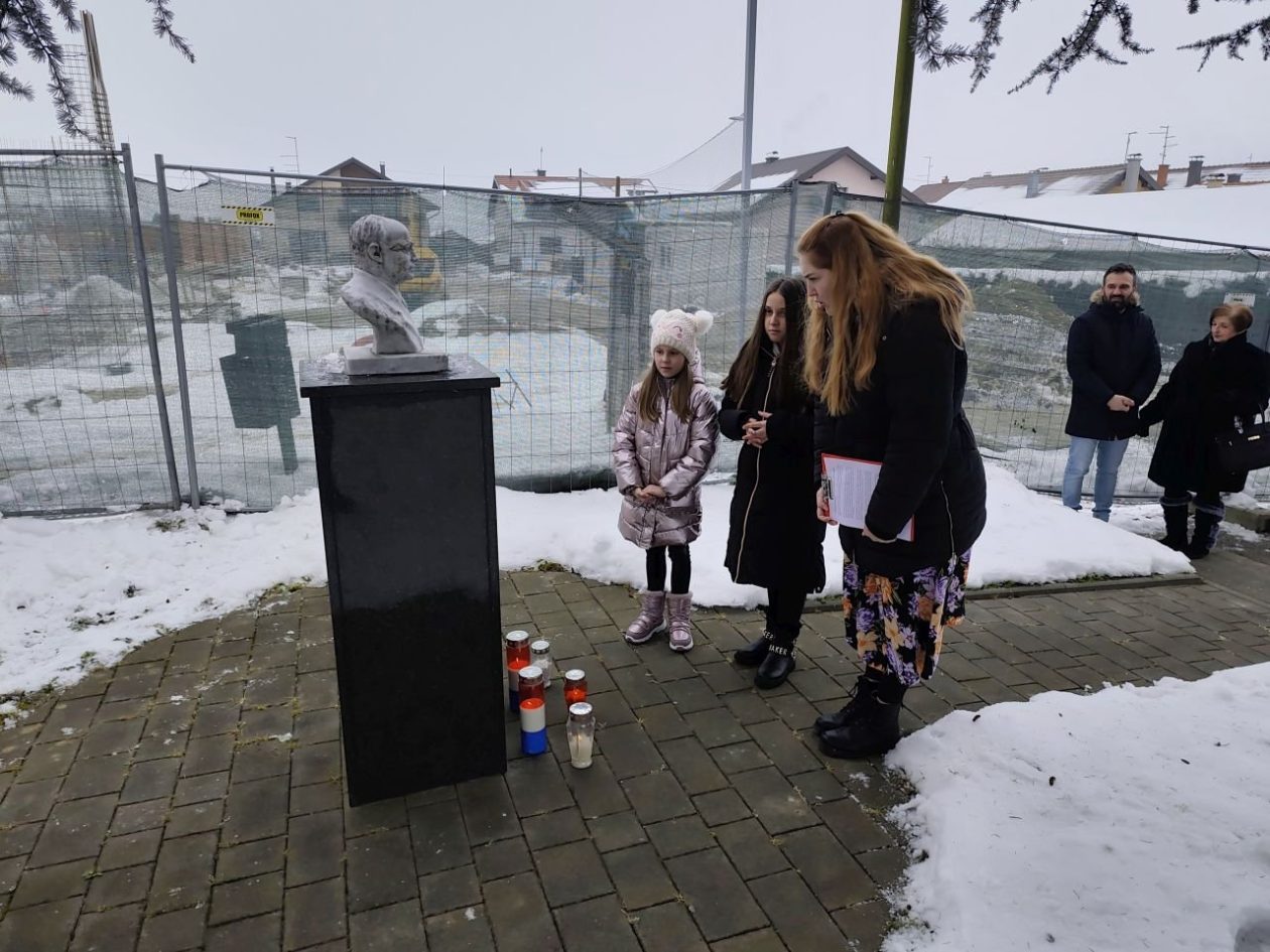 OŠ VRATIŠINEC Učenici obilježili 136. rođendan Vinka Žganca (3)