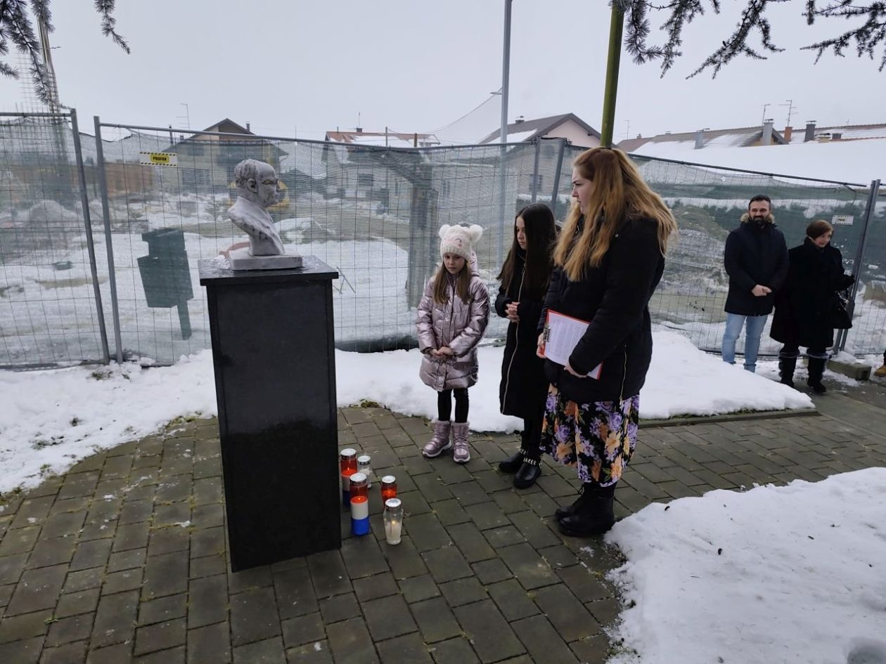 OŠ VRATIŠINEC Učenici obilježili 136. rođendan Vinka Žganca (4)