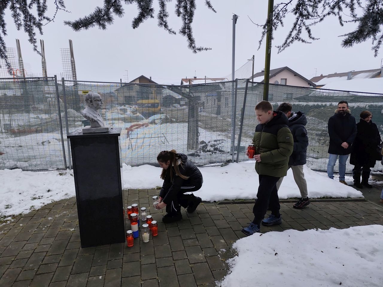 OŠ VRATIŠINEC Učenici obilježili 136. rođendan Vinka Žganca (8)