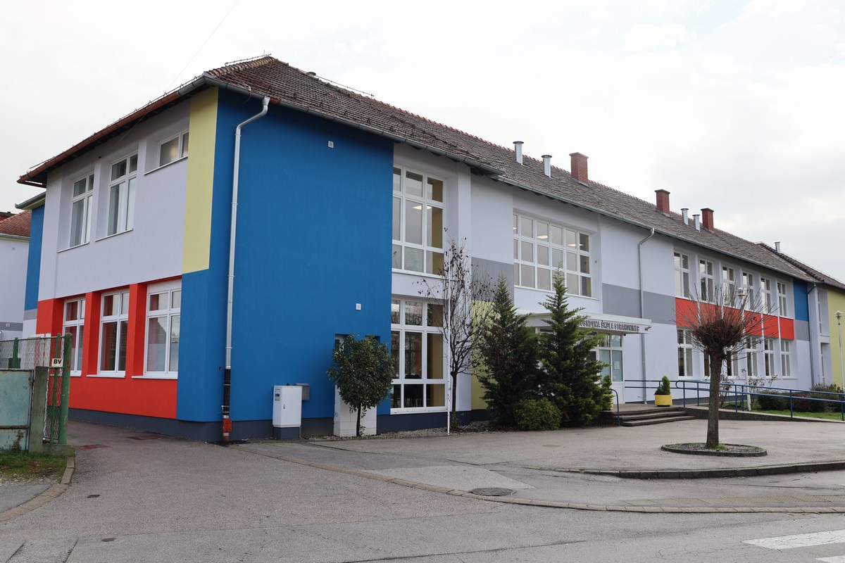OSNOVNA ŠKOLA STRAHONINEC potpis ugovora za nadogradnju (1) OSNOVNA ŠKOLA STRAHONINEC potpis ugovora za nadogradnju (1)