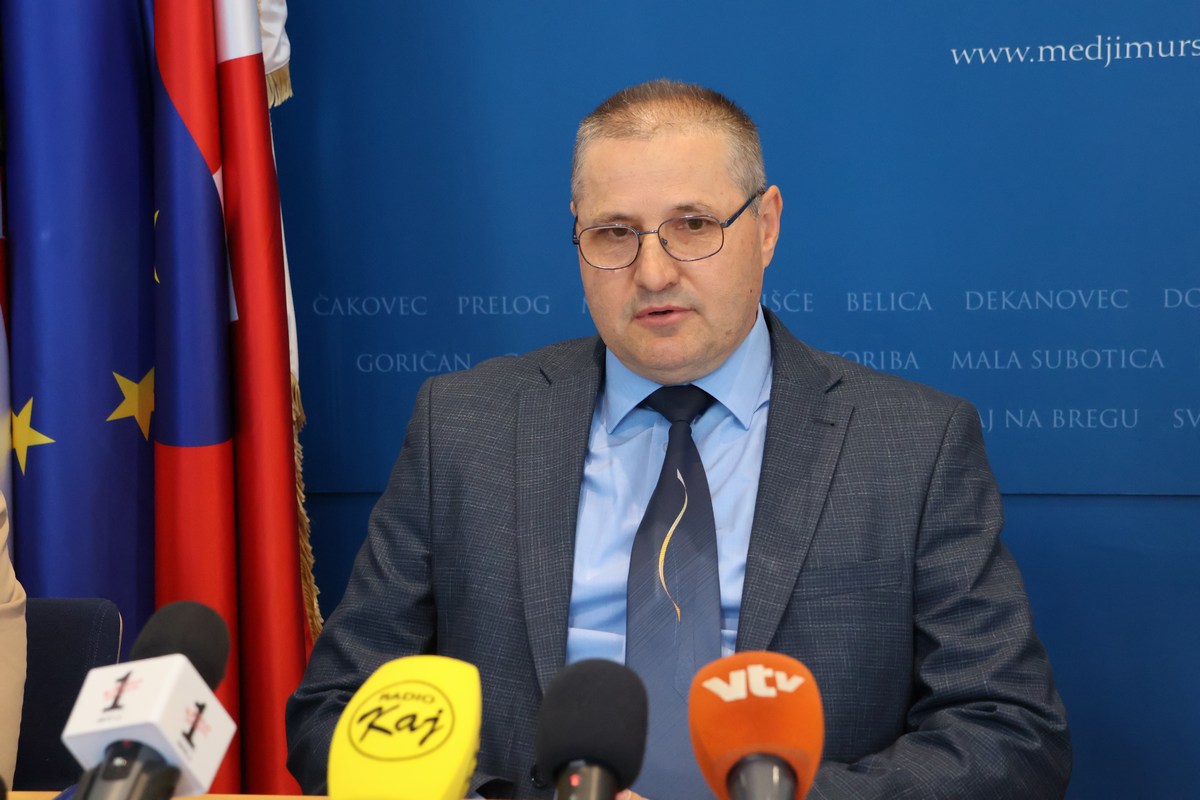 OSNOVNA ŠKOLA STRAHONINEC potpis ugovora za nadogradnju (5) OSNOVNA ŠKOLA STRAHONINEC potpis ugovora za nadogradnju (5)