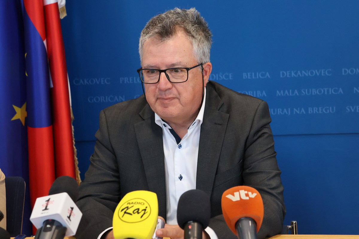 OSNOVNA ŠKOLA STRAHONINEC potpis ugovora za nadogradnju (7) OSNOVNA ŠKOLA STRAHONINEC potpis ugovora za nadogradnju (7)