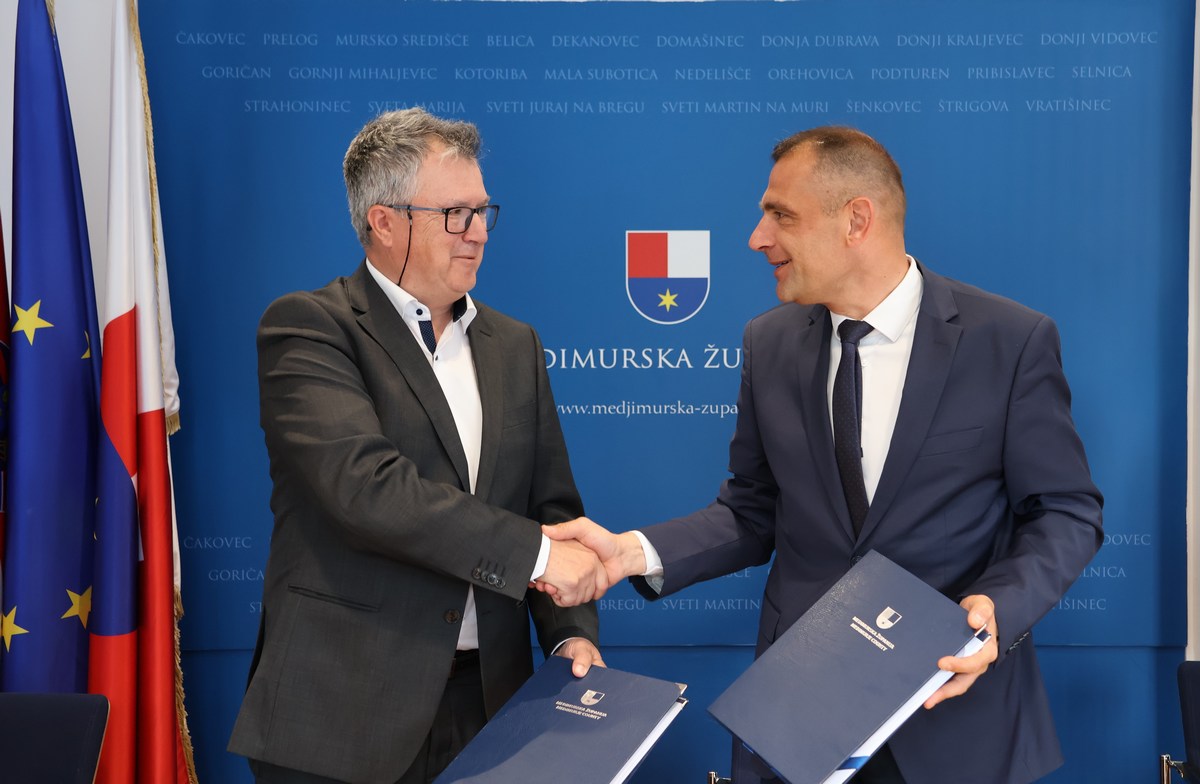 OSNOVNA ŠKOLA STRAHONINEC potpis ugovora za nadogradnju (8) OSNOVNA ŠKOLA STRAHONINEC potpis ugovora za nadogradnju (8)
