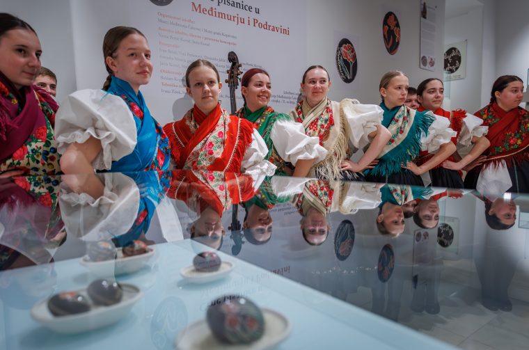 OTVORENJE CRNE PISANICE (3) OTVORENJE CRNE PISANICE (3)