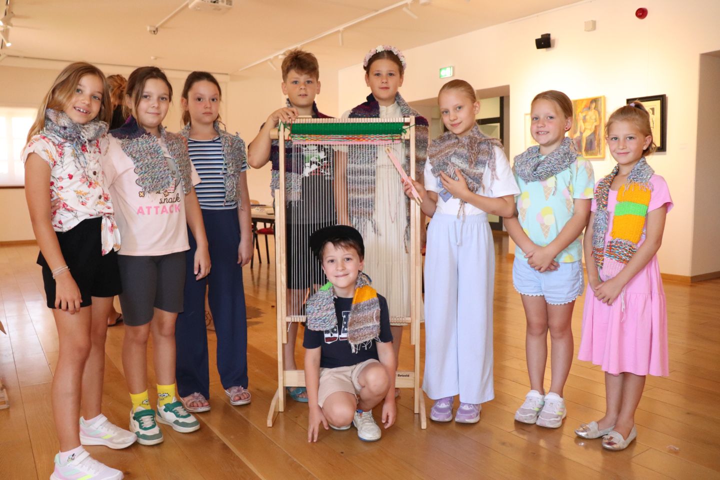 OŽIVLJENA BAŠTINA Djeca na tkalačkoj radionici izradila unikatne šalove (2)