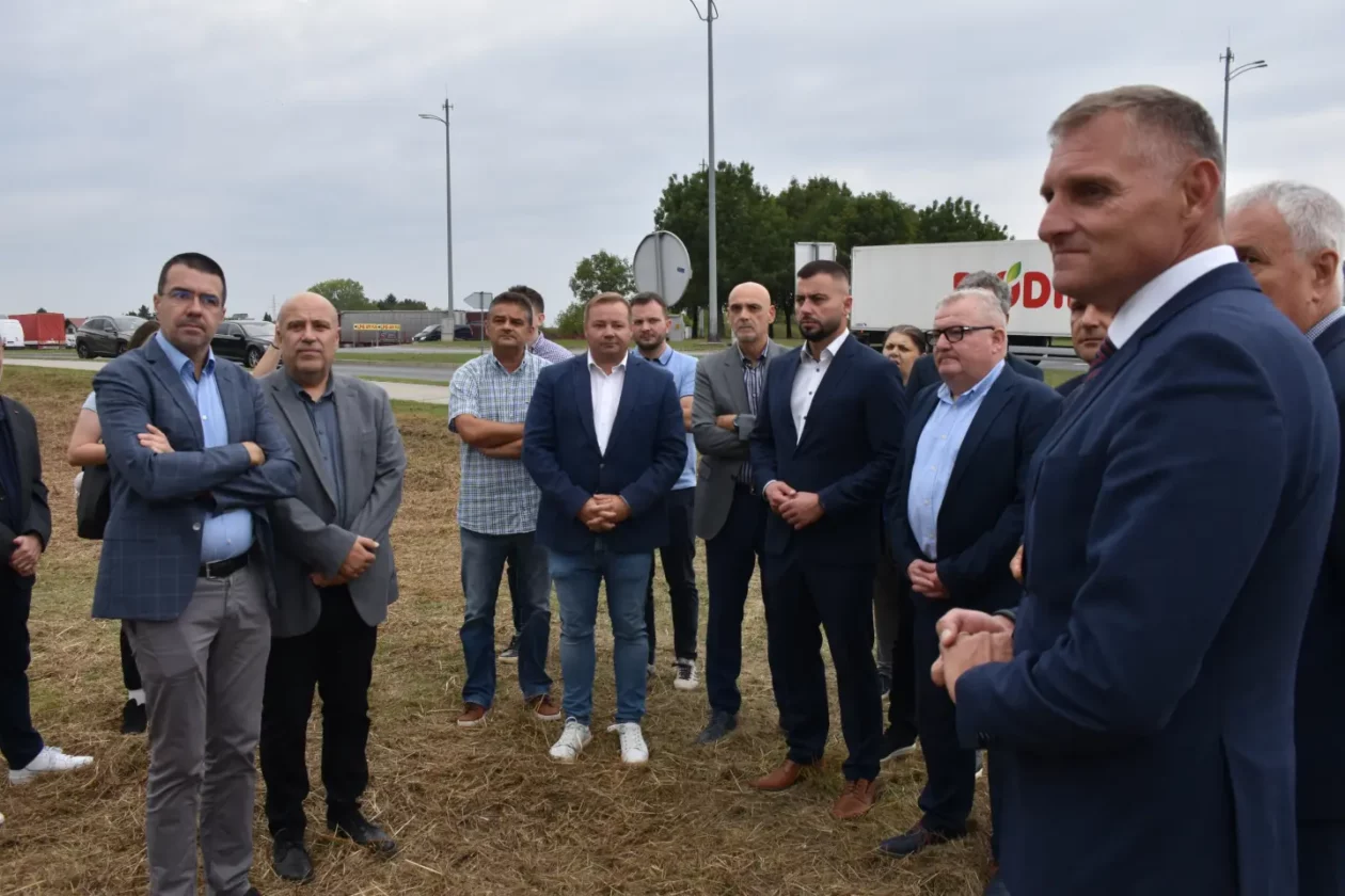 Obilaznica Nedelišće uvođenje u rad Tegra Hrvatske ceste (1) Obilaznica Nedelišće uvođenje u rad Tegra Hrvatske ceste (1)