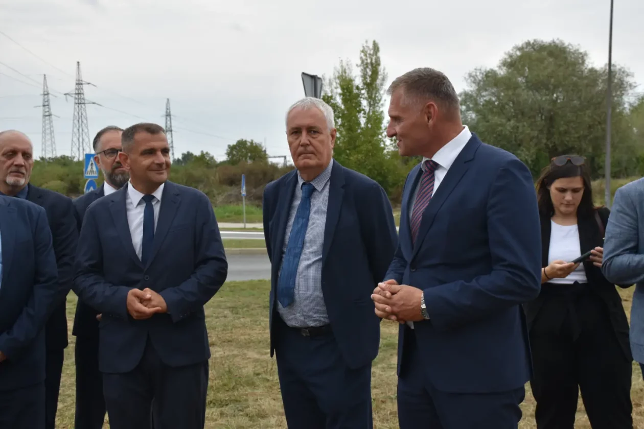 Obilaznica Nedelišće uvođenje u rad Tegra Hrvatske ceste (2) Obilaznica Nedelišće uvođenje u rad Tegra Hrvatske ceste (2)