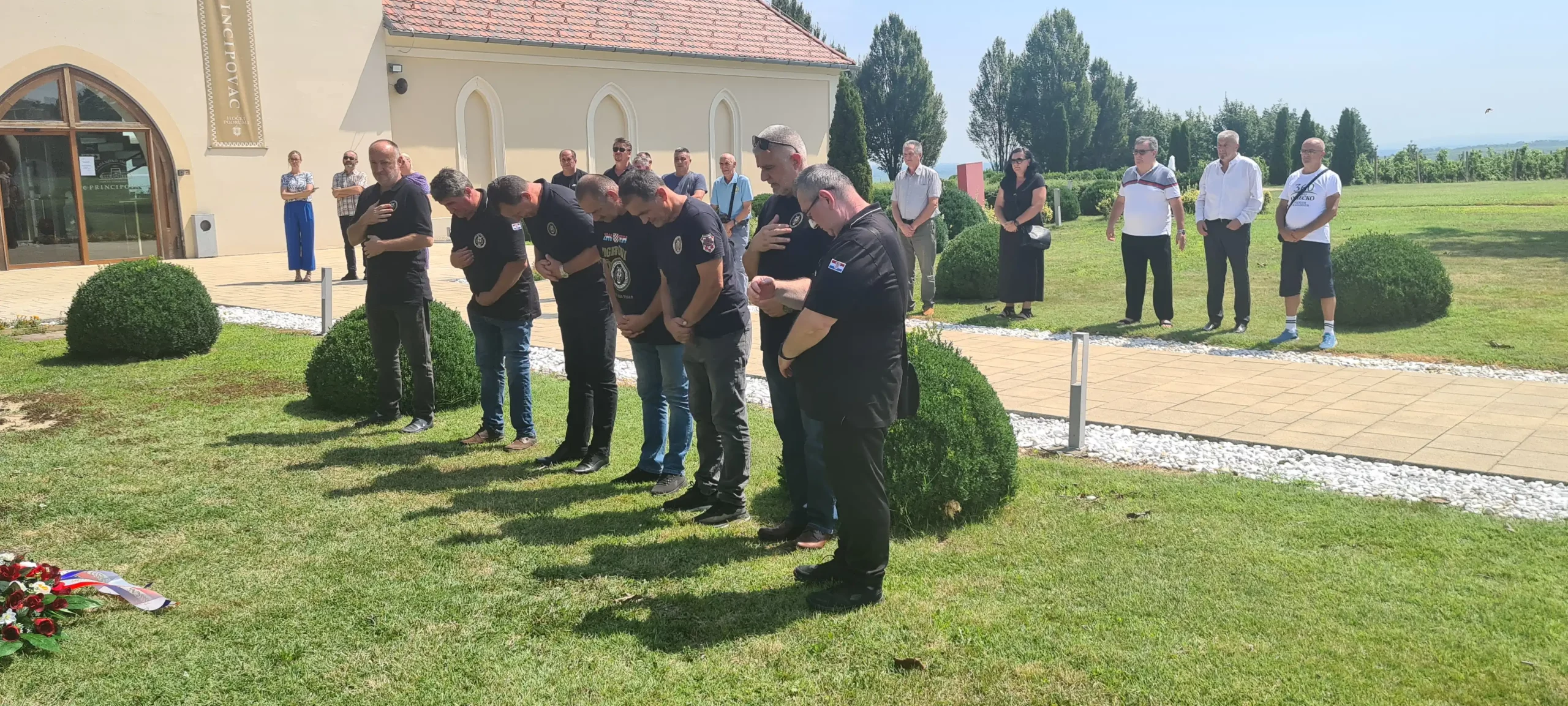 Obilježena 33.obljetnica pogibije Zoltana Hadrova i Predraga Jurčeca (12) Obilježena 33.obljetnica pogibije Zoltana Hadrova i Predraga Jurčeca (12)