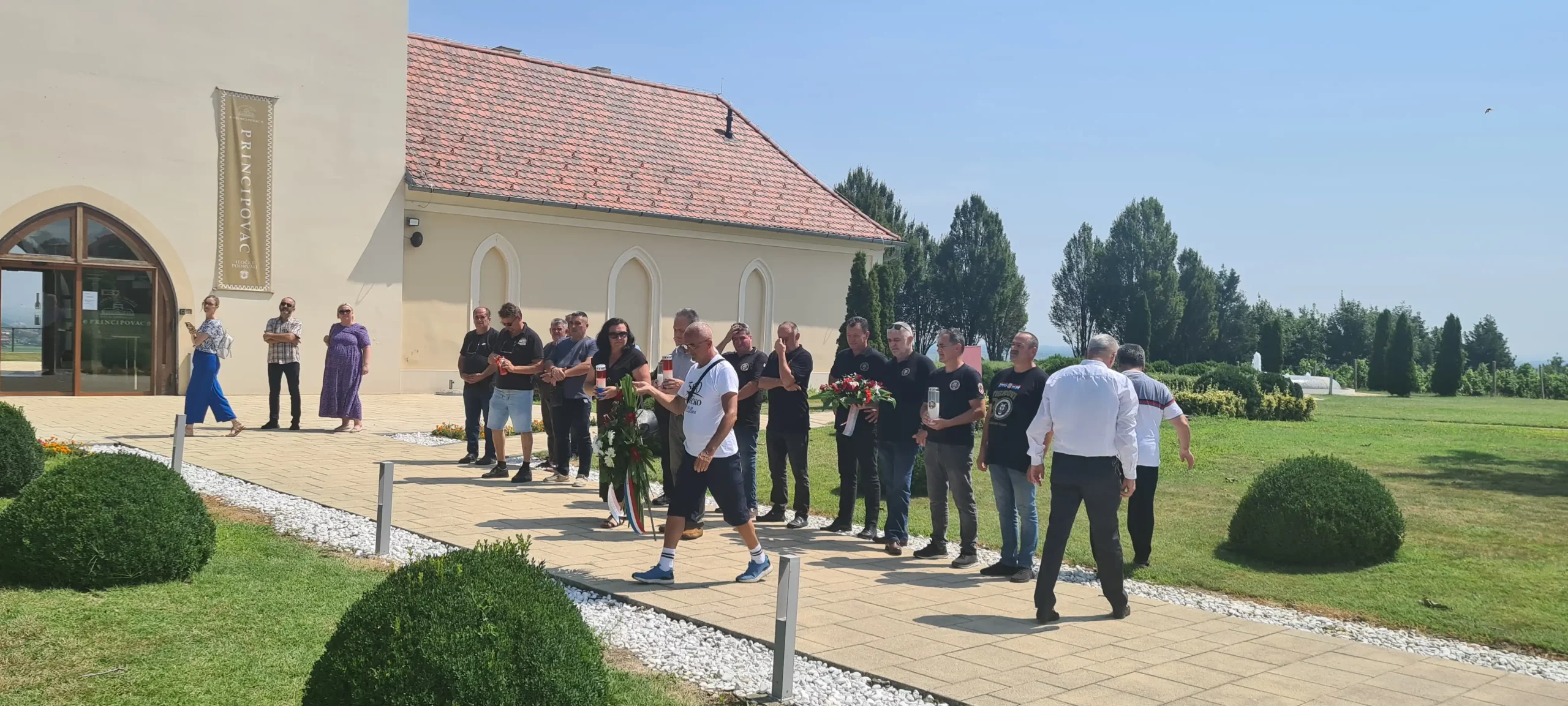 Obilježena 33.obljetnica pogibije Zoltana Hadrova i Predraga Jurčeca (6) Obilježena 33.obljetnica pogibije Zoltana Hadrova i Predraga Jurčeca (6)