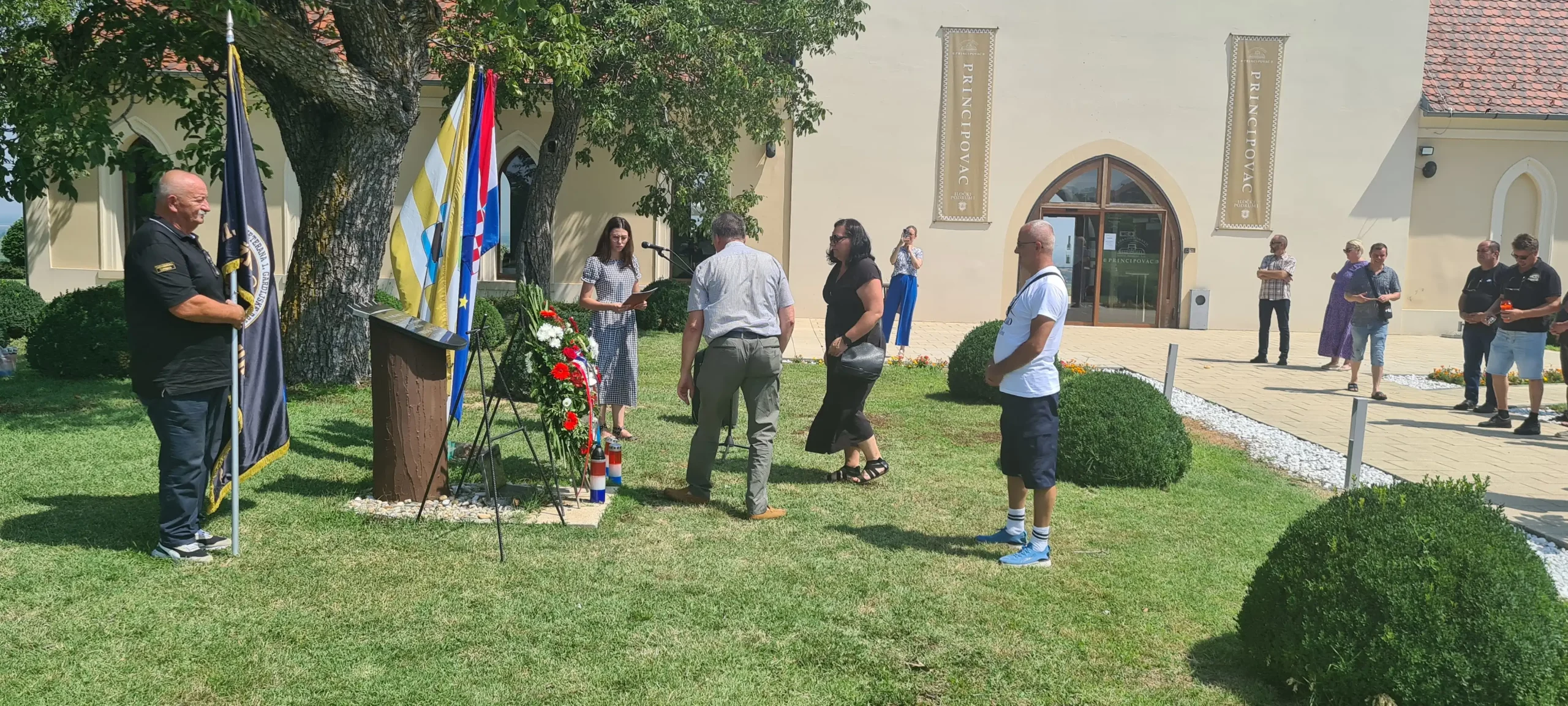 Obilježena 33.obljetnica pogibije Zoltana Hadrova i Predraga Jurčeca (7) Obilježena 33.obljetnica pogibije Zoltana Hadrova i Predraga Jurčeca (7)