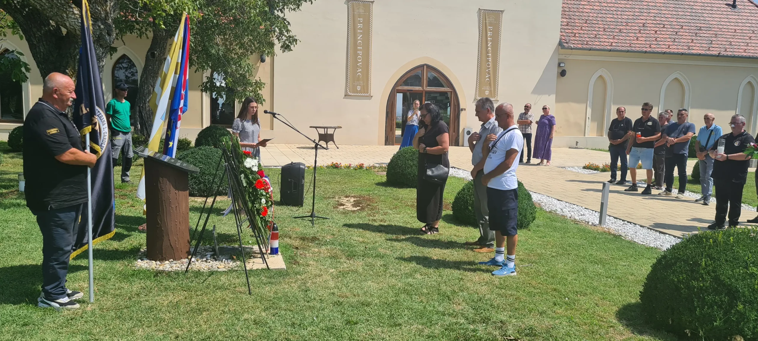 Obilježena 33.obljetnica pogibije Zoltana Hadrova i Predraga Jurčeca (8) Obilježena 33.obljetnica pogibije Zoltana Hadrova i Predraga Jurčeca (8)