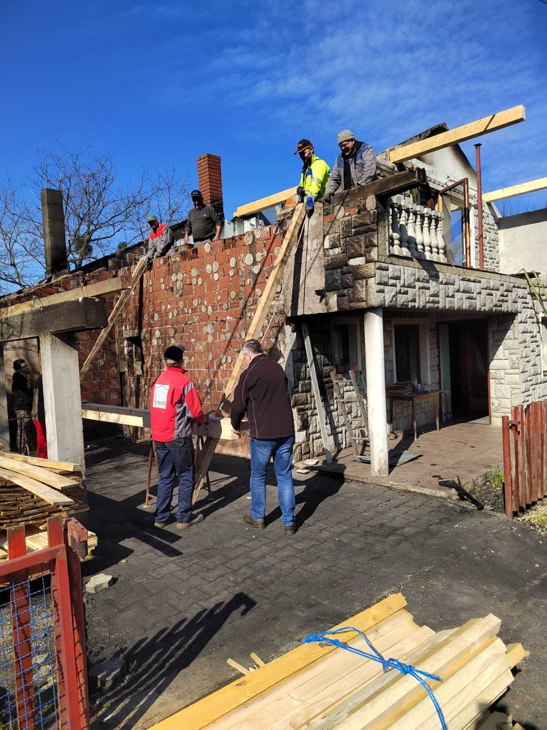 Obitelj Štefanič – Žabnik, izgorjela kuća (12) Obitelj Štefanič - Žabnik, izgorjela kuća (17)