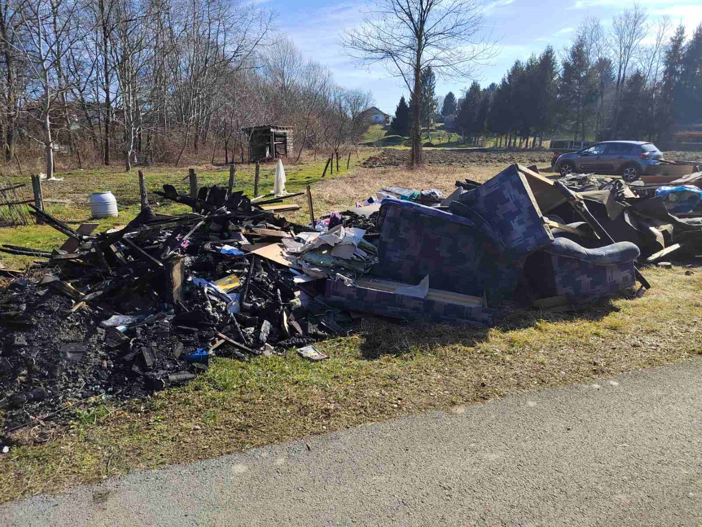 Obitelj Štefanič – Žabnik, izgorjela kuća (14) Obitelj Štefanič - Žabnik, izgorjela kuća (17)
