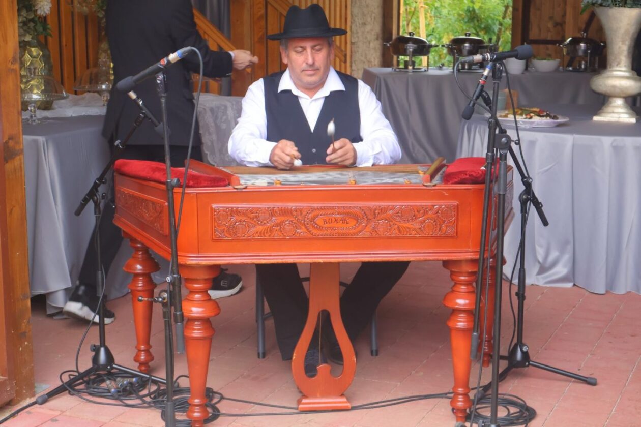 Obnovljeno imanje u Sloveniji mjesto susreta i suradnje Izaslanstvo Grada Čakovca u posjetu općini Kobilje (1) Obnovljeno imanje u Sloveniji mjesto susreta i suradnje Izaslanstvo Grada Čakovca u posjetu općini Kobilje (1)