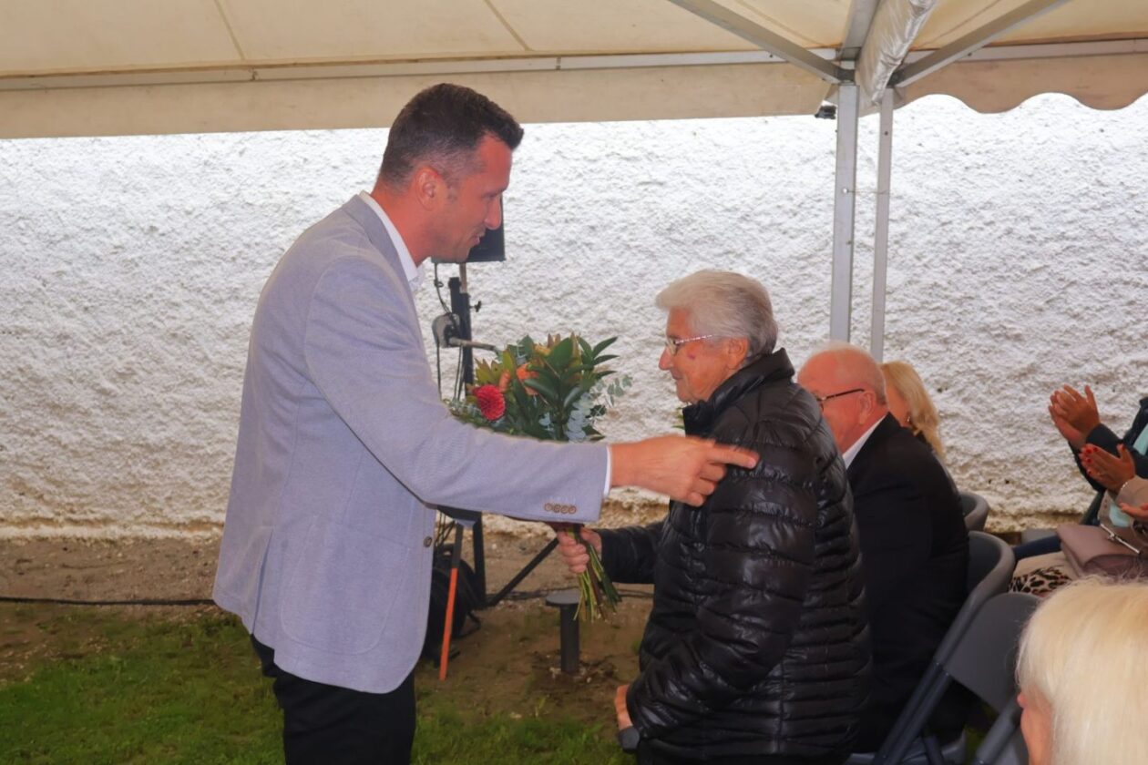 Obnovljeno imanje u Sloveniji mjesto susreta i suradnje Izaslanstvo Grada Čakovca u posjetu općini Kobilje (12) Obnovljeno imanje u Sloveniji mjesto susreta i suradnje Izaslanstvo Grada Čakovca u posjetu općini Kobilje (12)