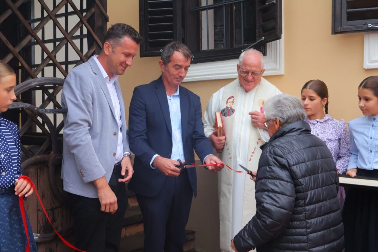 Obnovljeno imanje u Sloveniji mjesto susreta i suradnje Izaslanstvo Grada Čakovca u posjetu općini Kobilje (17) Obnovljeno imanje u Sloveniji mjesto susreta i suradnje Izaslanstvo Grada Čakovca u posjetu općini Kobilje (17)