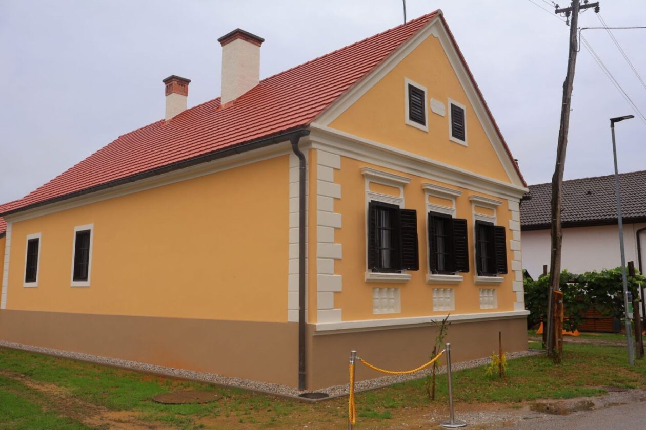 Obnovljeno imanje u Sloveniji mjesto susreta i suradnje Izaslanstvo Grada Čakovca u posjetu općini Kobilje (3) Obnovljeno imanje u Sloveniji mjesto susreta i suradnje Izaslanstvo Grada Čakovca u posjetu općini Kobilje (3)