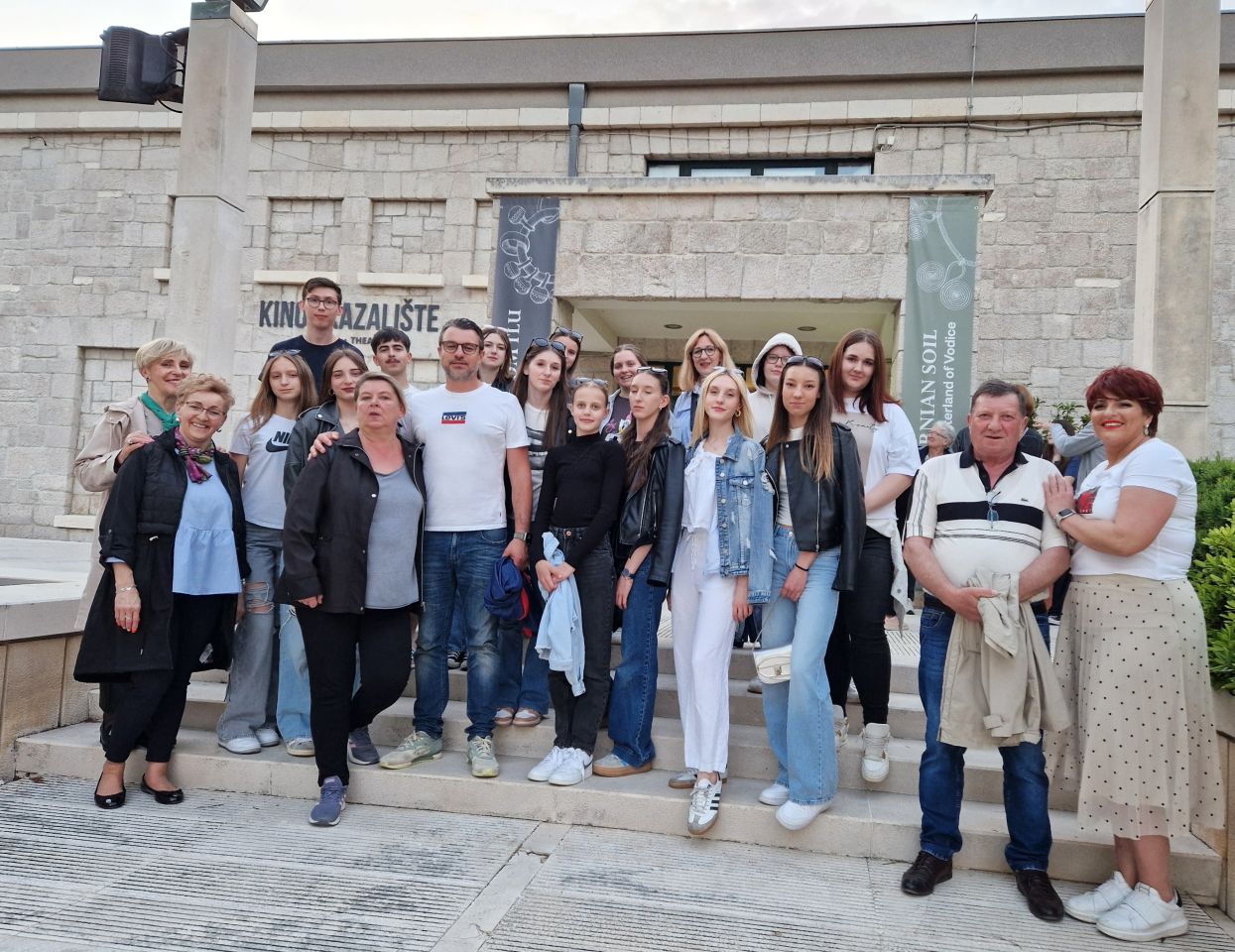 Od Murskog Središća do Vodica Globina u eliti hrvatskog amaterskog kazališta (85)