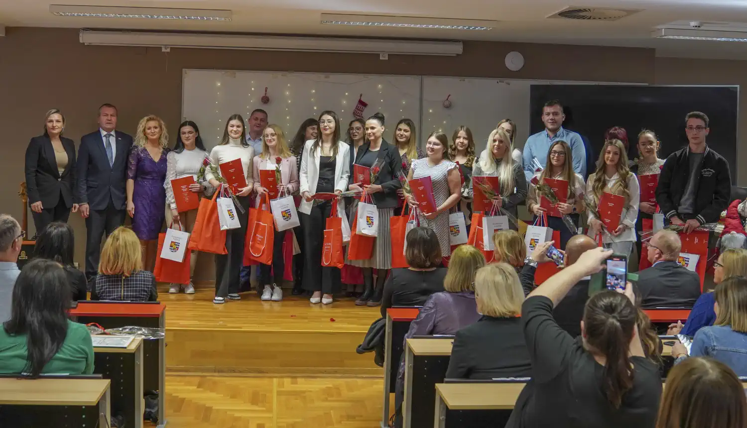 Odjel za sestrinstvo Sveučilišta Sjever proslavio 15 godina uspjeha i dodijelio nagrade u čast Petre Horvat (13)