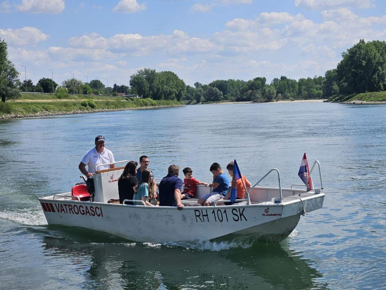 Održana 16. Smotra dravskih plovila u Donjoj Dubravi (16)