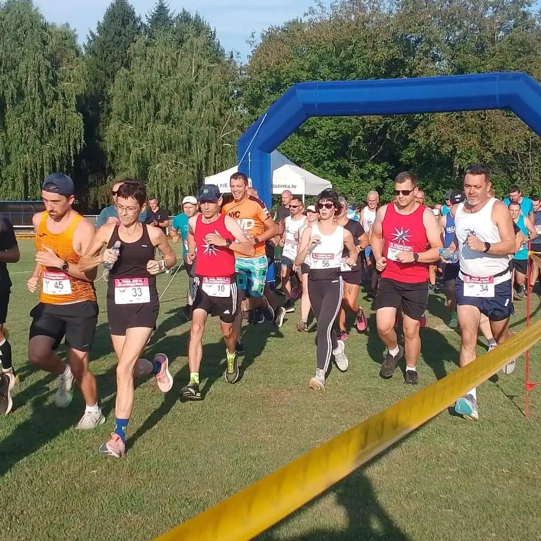 Održana Humanitarna utrka u Mačkovcu s ciljem pomoći osobama sa Sindrom Down (23) Održana Humanitarna utrka u Mačkovcu s ciljem pomoći osobama sa Sindrom Down (23)
