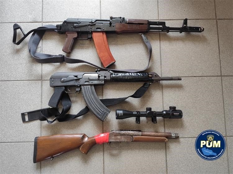 Oduzeto oružje 1