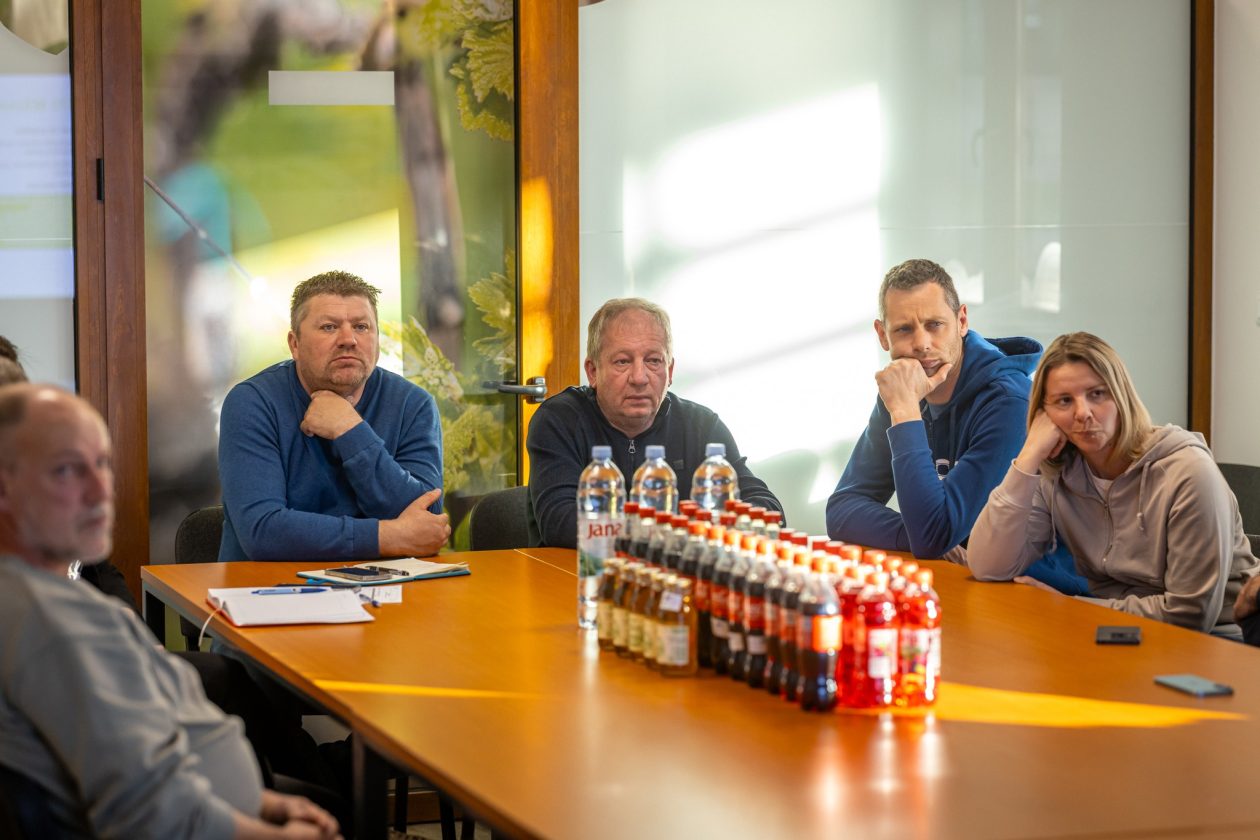 Okrugli stol Štrigova BEE(A)WARE pčele pčelari (6) Okrugli stol Štrigova BEE(A)WARE pčele pčelari (6)