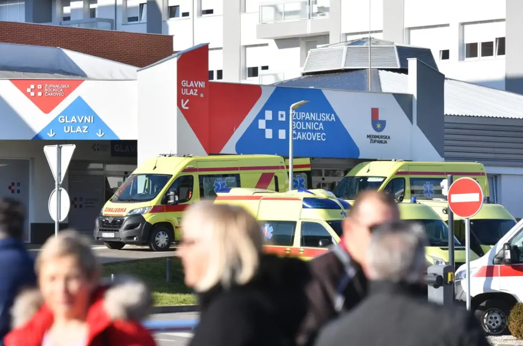 Okupljanje ispred Županijske Bolnice Čakovec 2025 (2) Okupljanje ispred Županijske Bolnice Čakovec 2025 (2)