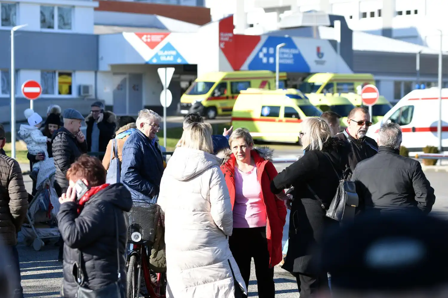 Okupljanje ispred Županijske Bolnice Čakovec 2025 (3)