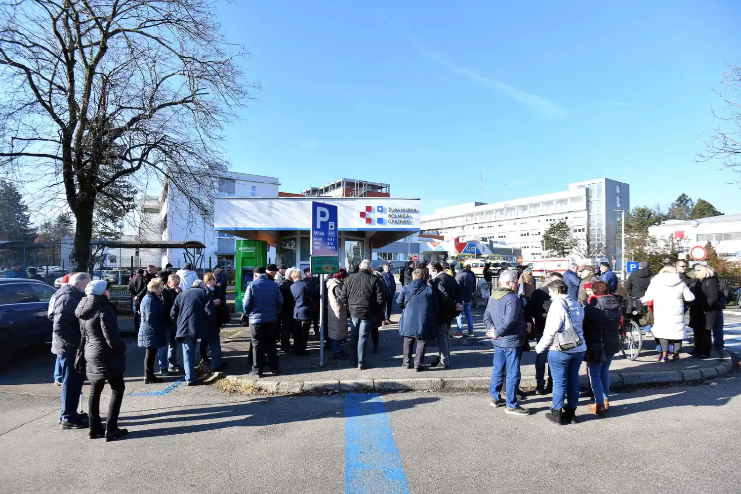 Okupljanje ispred Županijske Bolnice Čakovec 2025 (5)