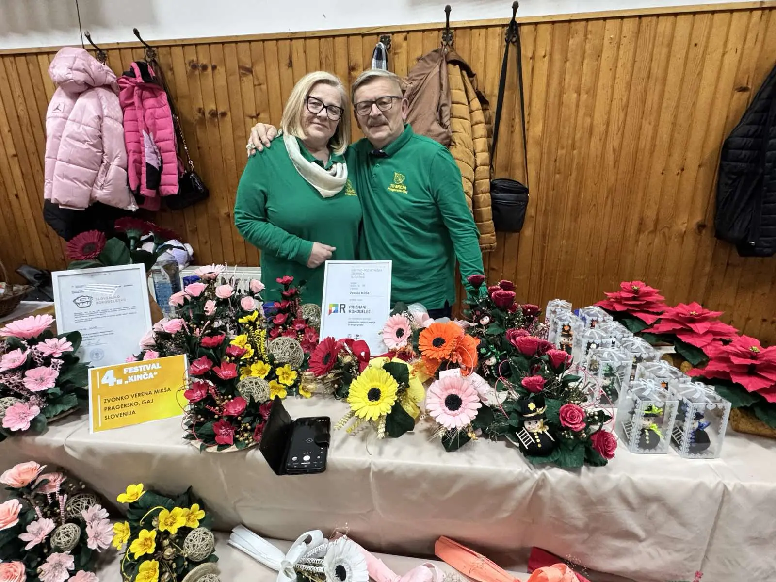 Opcina Dekanovec i Podturen zajedno s predsjednicom KUD-a Dekanovec, Lucijom Tomašek zapalili trecu adventsku svijecu (1) Opcina Dekanovec i Podturen zajedno s predsjednicom KUD-a Dekanovec, Lucijom Tomašek zapalili trecu adventsku svijecu (1)