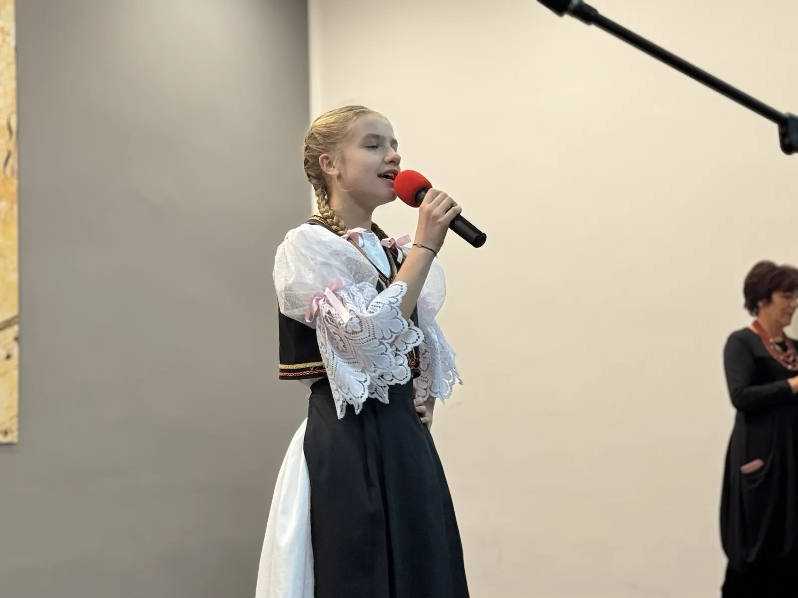 Opcina Dekanovec i Podturen zajedno s predsjednicom KUD-a Dekanovec, Lucijom Tomašek zapalili trecu adventsku svijecu (11) Opcina Dekanovec i Podturen zajedno s predsjednicom KUD-a Dekanovec, Lucijom Tomašek zapalili trecu adventsku svijecu (11)